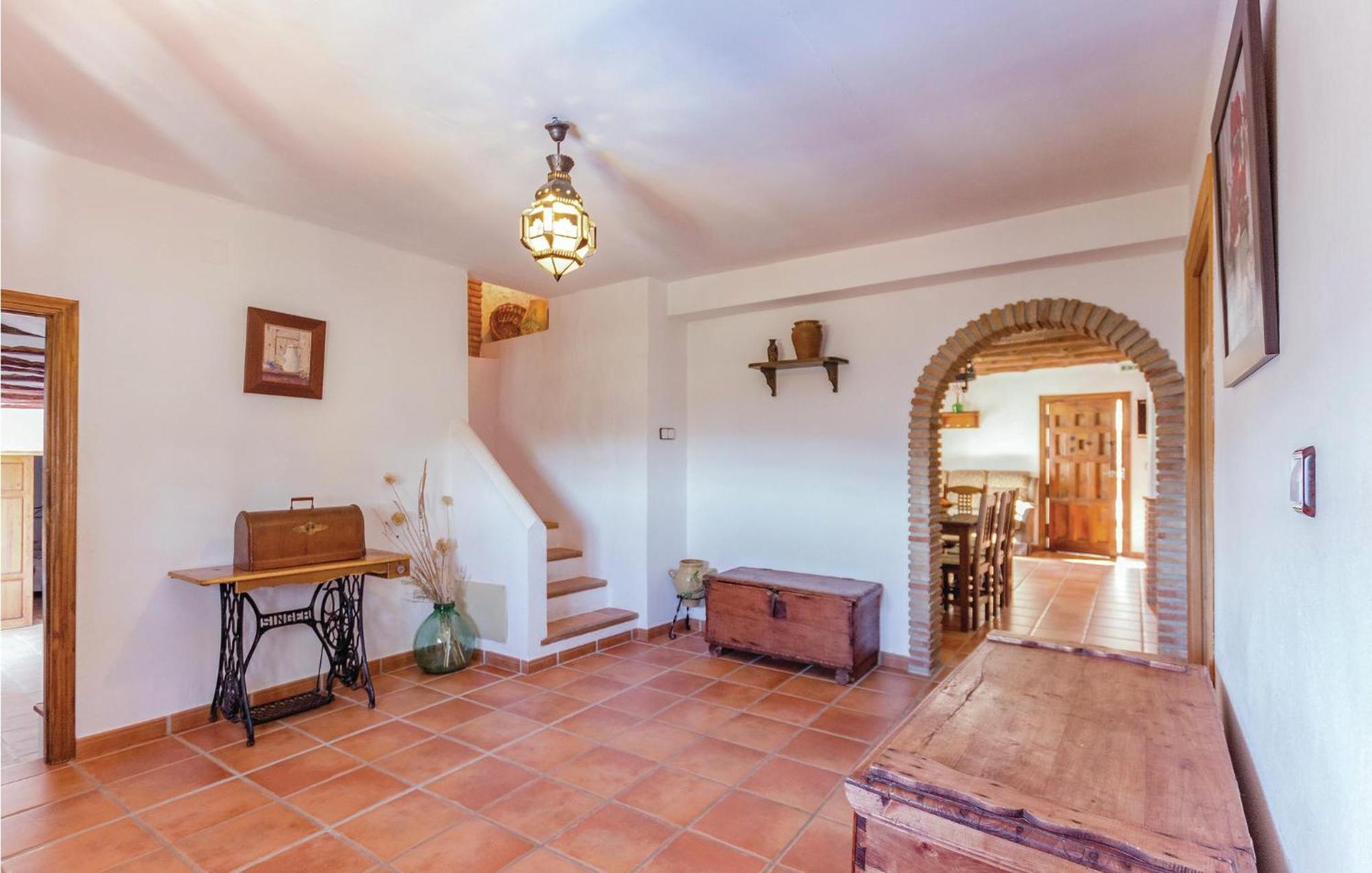 8 Bedroom Lovely Home In อิซนาฮาร์ ภายนอก รูปภาพ