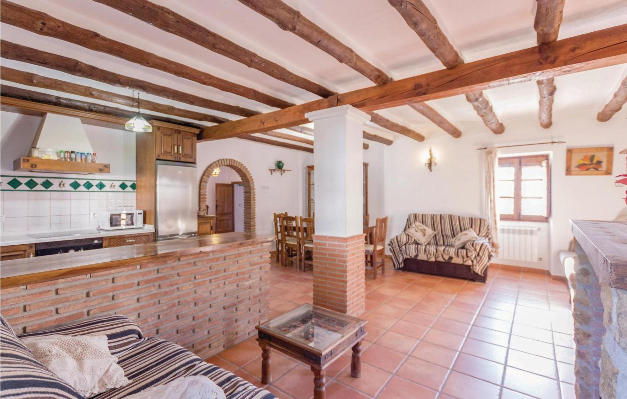 8 Bedroom Lovely Home In อิซนาฮาร์ ภายนอก รูปภาพ